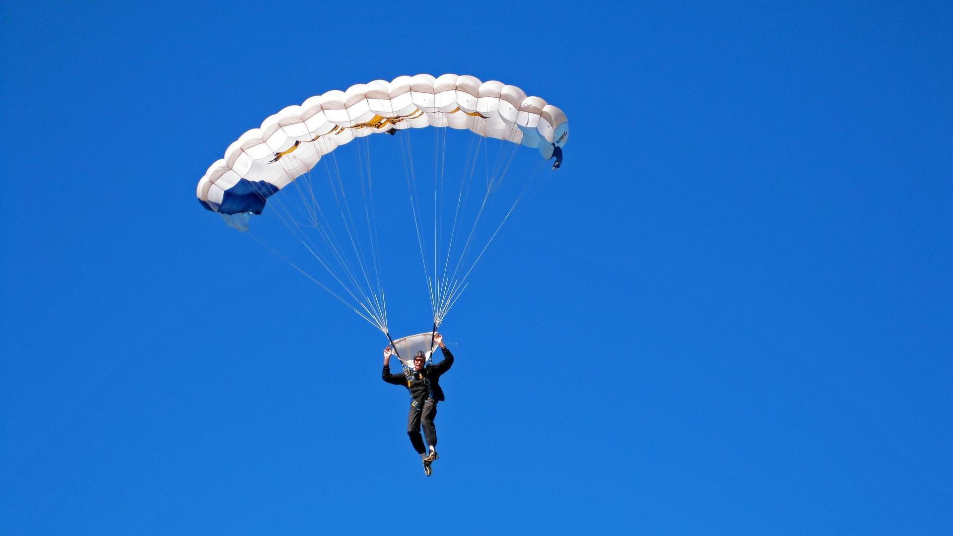 北大教授时间表晒出，网友怒斥“双标劳模”